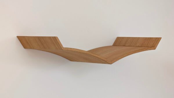 vue de 3 quart de l'étagère design Envol de Francois Kessler