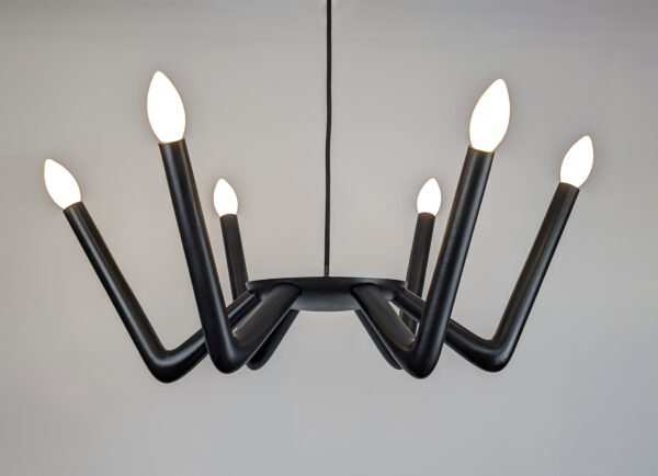 chandelier design aracni6 en vue de face au même niveau