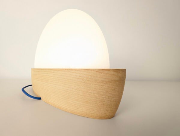 Floating Sun vu avant coté, luminaire en frêne par Francois Kessler